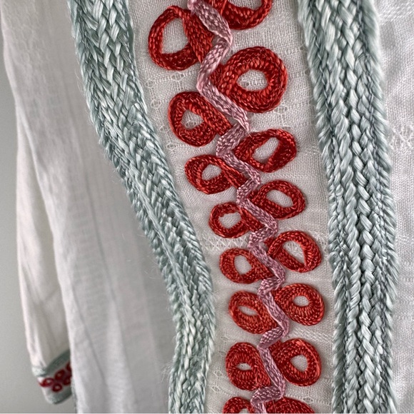 Trina Turk Peacock Embroidered Tunic 100% Cotton Sz Medium Lightweight V-neck - Picture 10 of 15